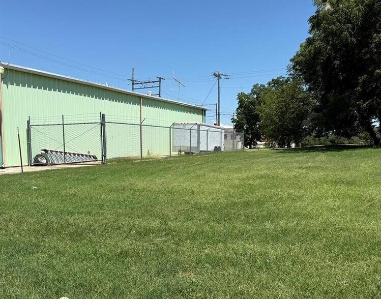 More Photos Of 115 S Oklahoma Ave, Shawnee Office For Sale