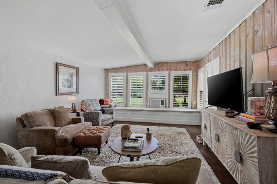 More Photos Of 202 E Main St, Celina Flex For Sale