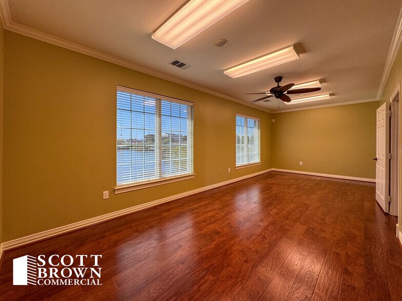 More Photos Of 860 Hebron Pky, Lewisville Office For Lease