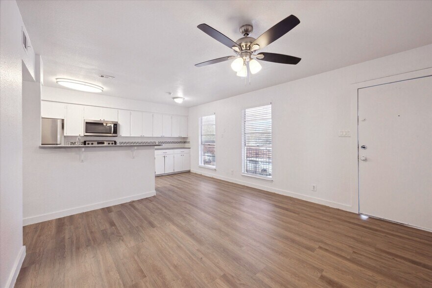 More Photos Of 7304 Twin Crest Dr, Austin Apartments For Sale