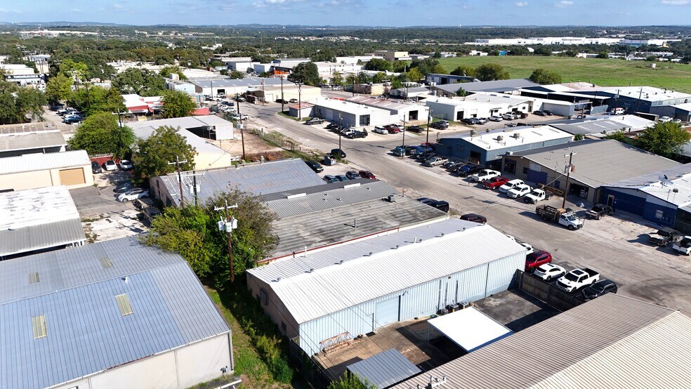 More Photos Of 106 W Turbo Dr, San Antonio Freestanding For Sale