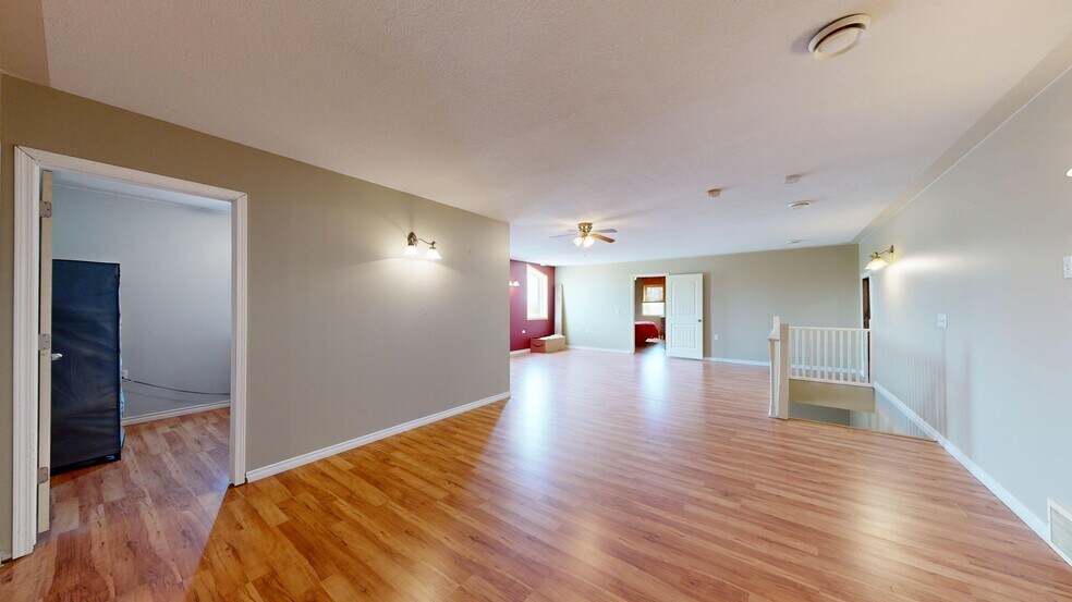 More Photos Of 40446 AB-56, Rochon Sands Service For Sale