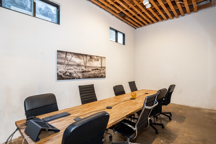More Photos Of 1209 E Cesar Chavez St, Austin Loft Creative Space For Lease