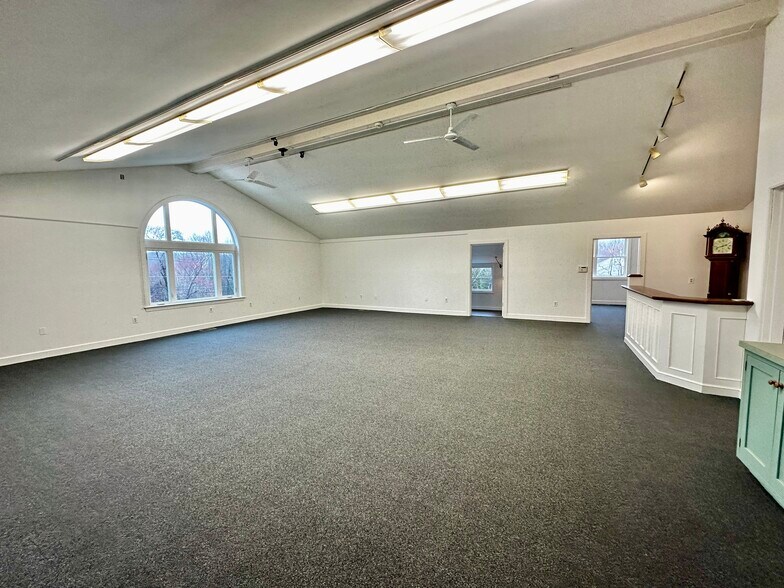 More Photos Of 550 Main St, Bethlehem Service For Lease