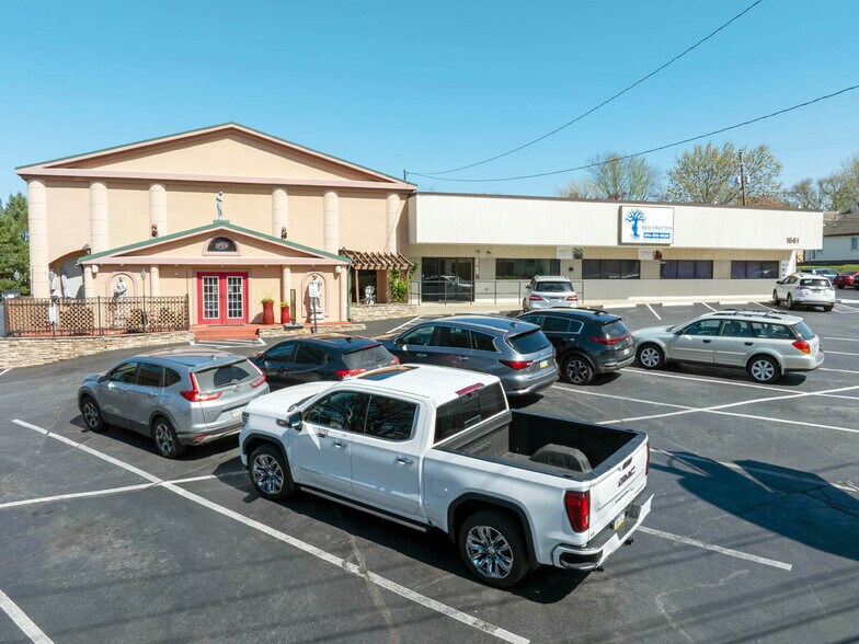 More Photos Of 1655-1661 Old Philadelphia Pike, Lancaster Daycare Center For Lease