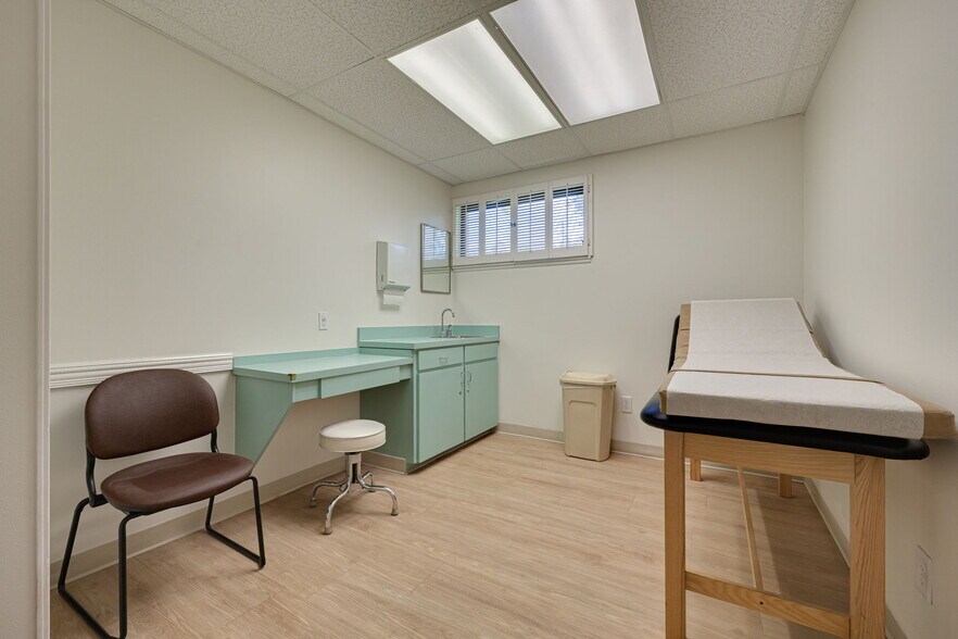 More Photos Of 1105 S Fort Harrison Ave, Clearwater Medical For Lease