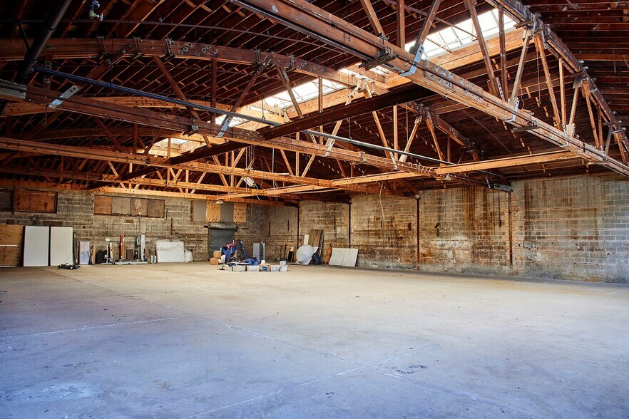 More Photos Of 3640 W Armitage Ave, Chicago Storefront For Lease