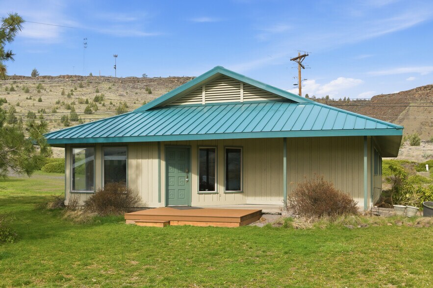 More Photos Of 615 Timber Ln, Maupin Office For Sale