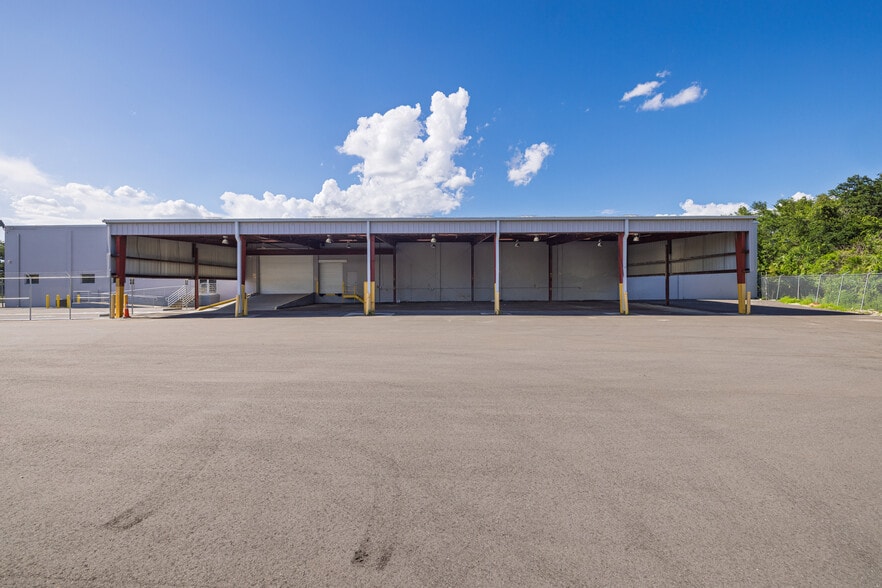 More Photos Of 1264 La Quinta Dr, Orlando Warehouse For Lease