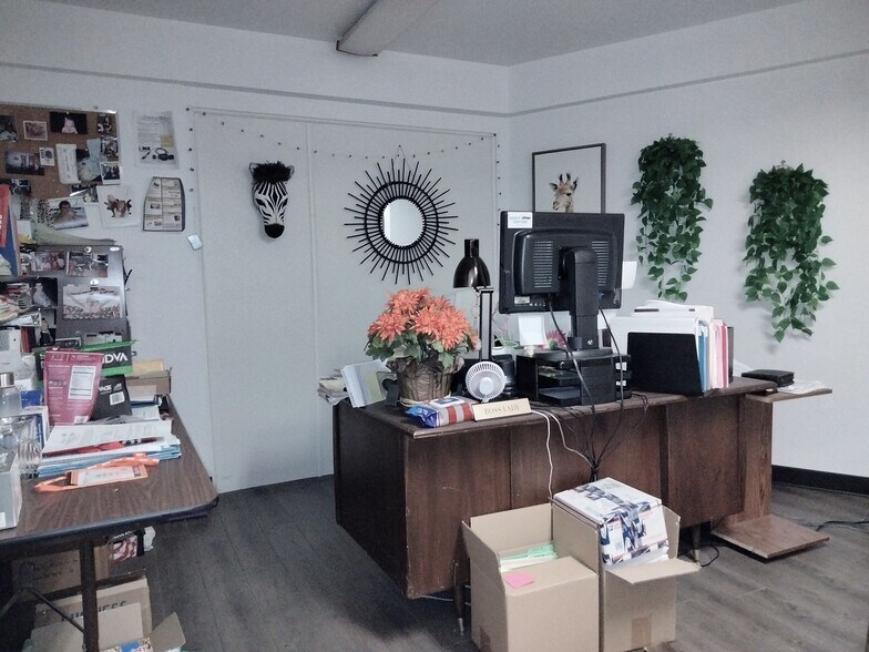 More Photos Of 4125 Market St, Ventura Light Manufacturing For Sale