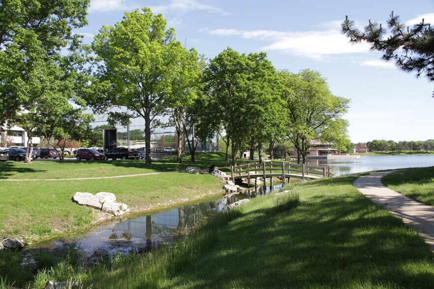 More Photos Of 444 Regency Pkwy Dr, Omaha Office For Lease