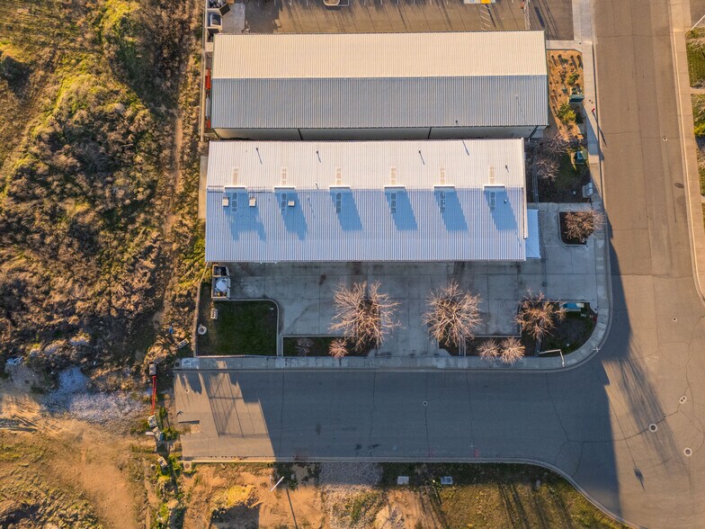 More Photos Of 2495 Progress Dr, Redding Manufacturing For Sale