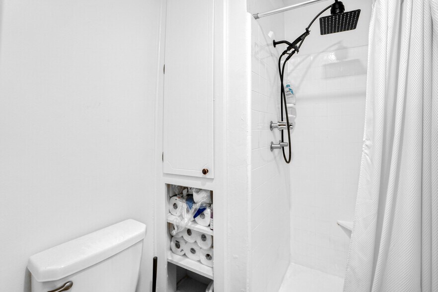 More Photos Of 8011 Romaine St, Los Angeles Apartments For Sale