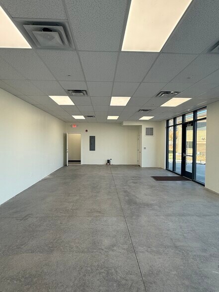 More Photos Of 205 Jasper Pl, Ridgway General Retail For Sale