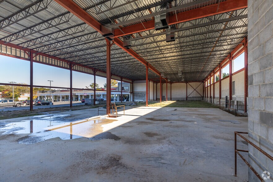 More Photos Of 1870 E Jericho Tpke, Huntington General Retail For Lease