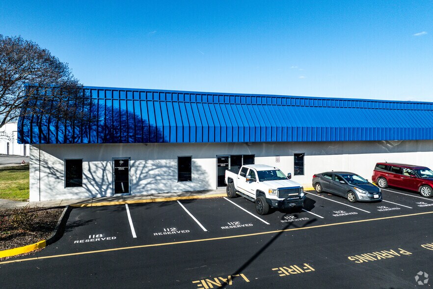 More Photos Of 1224 Executive Blvd, Chesapeake Flex For Sale