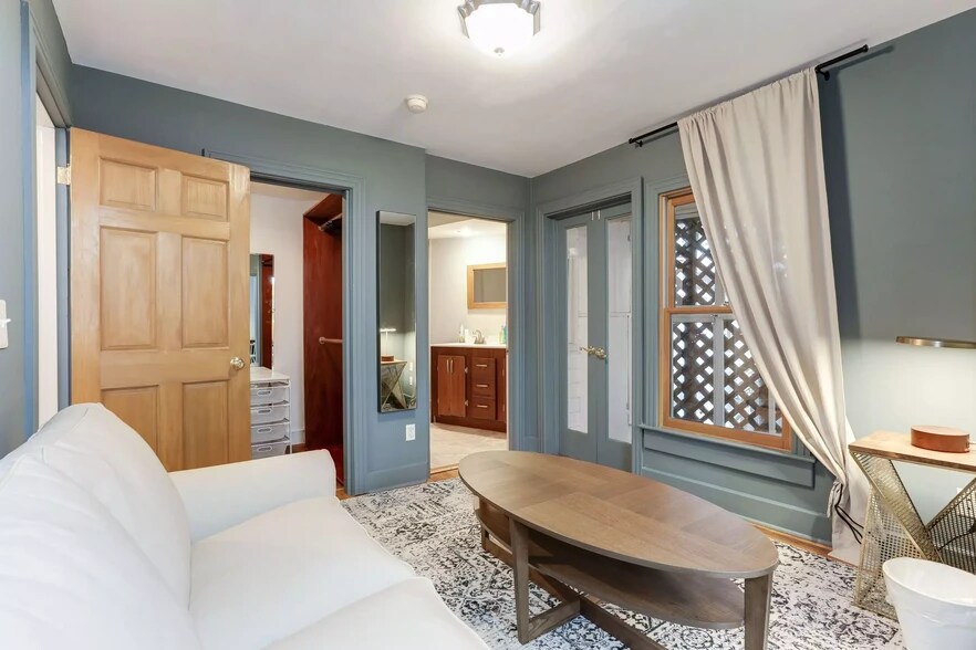 More Photos Of 1001 S Carolina Ave SE, Washington Storefront Retail Office For Sale