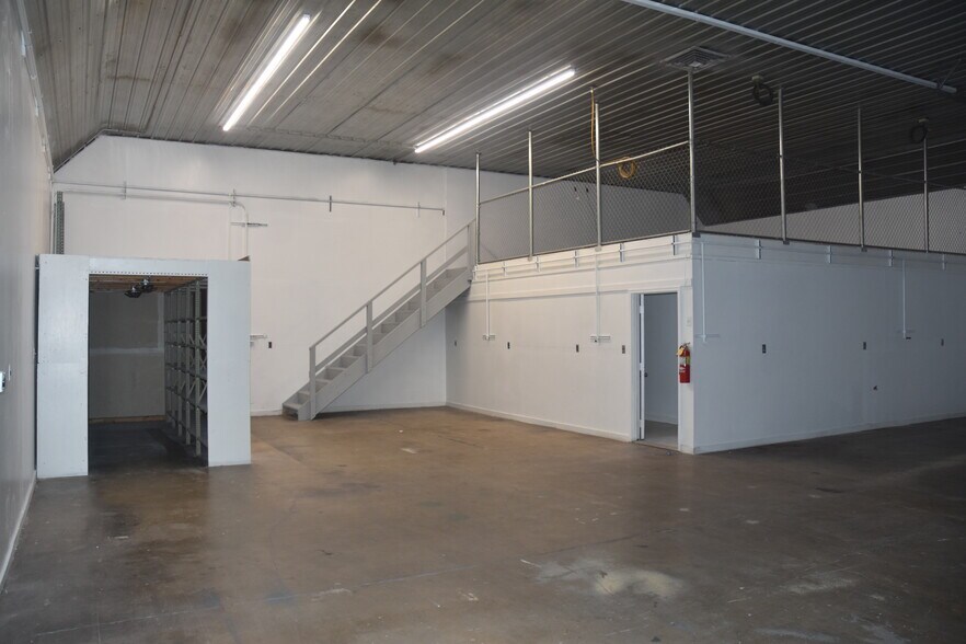 More Photos Of 6310 Edith Blvd NE, Albuquerque Warehouse For Lease