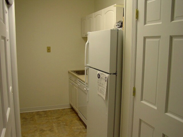 More Photos Of 830 Broad St, Shrewsbury Office For Lease