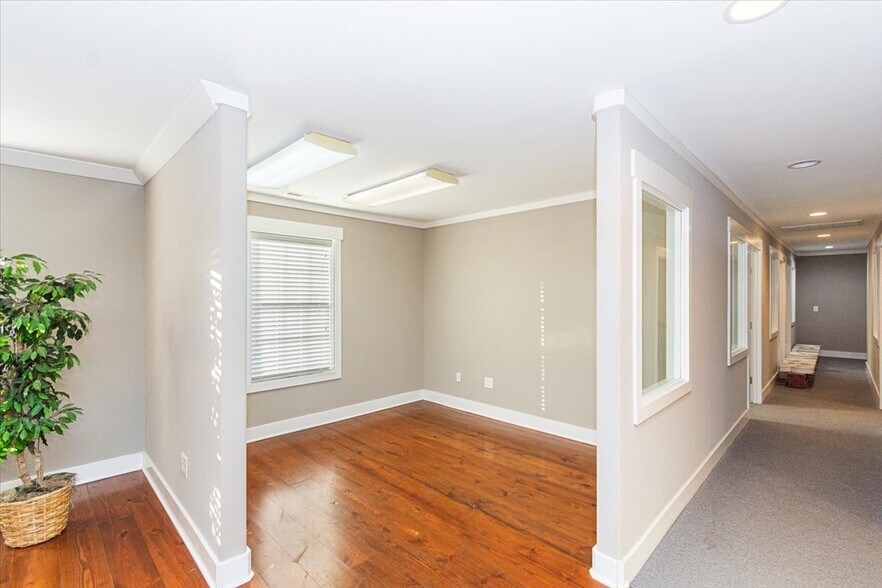 More Photos Of 1980 Old Fort Pky, Murfreesboro Office For Lease