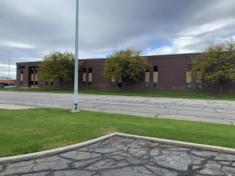 More Photos Of 2533-2541 Rulon White Blvd, Ogden Manufacturing For Lease