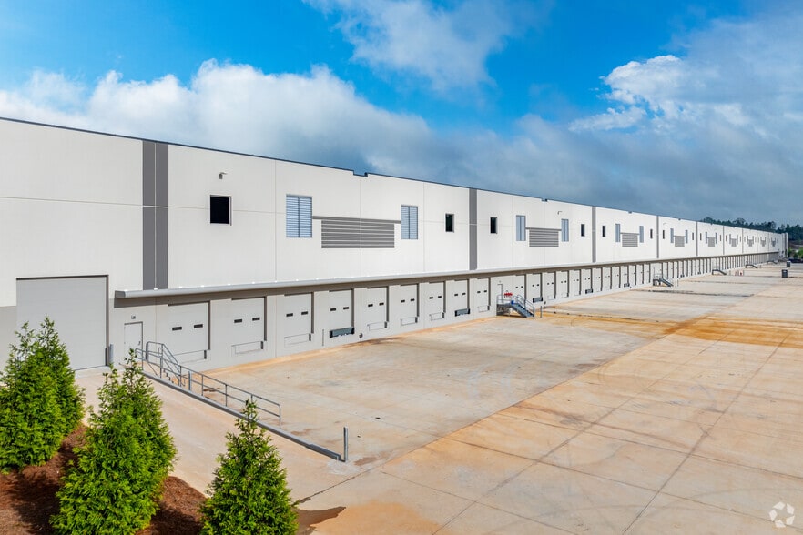 More Photos Of 7995 Bowen Road, Palmetto Distribution For Lease