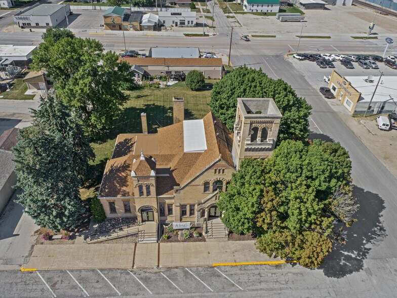 More Photos Of 2001 10th St, Emmetsburg General Retail For Sale