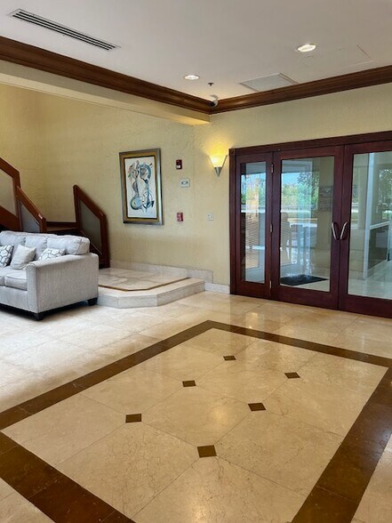 More Photos Of 14100 Palmetto Frontage Rd, Miami Lakes Office Residential For Lease