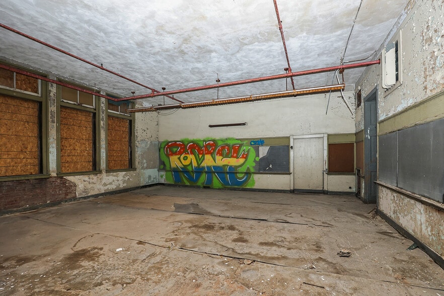 More Photos Of 4224 Fair Ave, Saint Louis Flex For Sale
