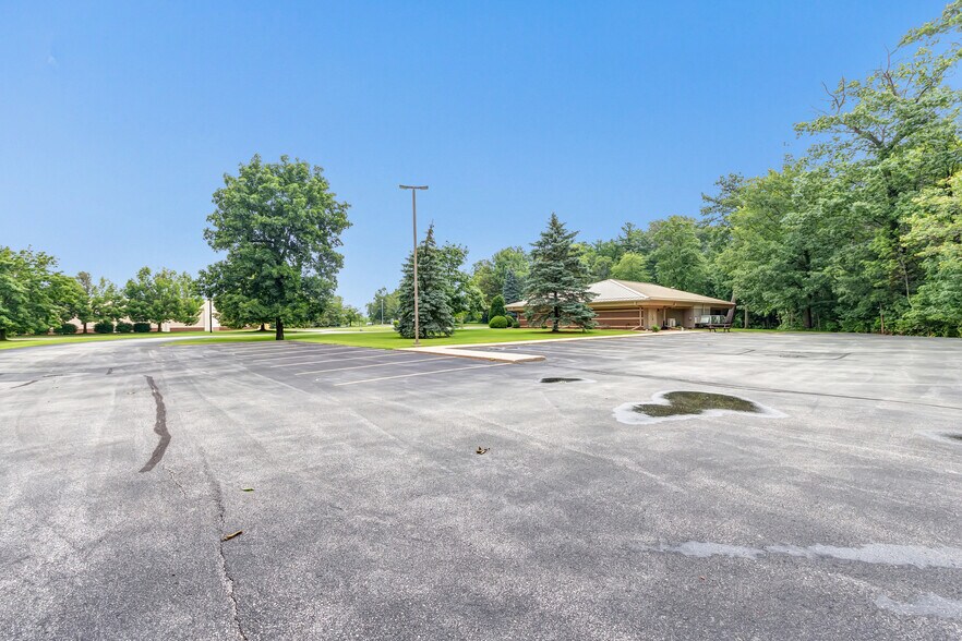 More Photos Of 2980 Walker Dr, Green Bay Office For Sale