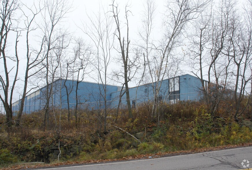 More Photos Of 220 Oak Hill Rd, Mountain Top Distribution For Sale