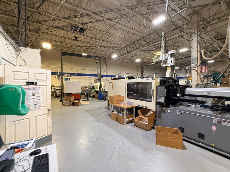 More Photos Of 3765 Investment Ln, Riviera Beach Warehouse For Lease