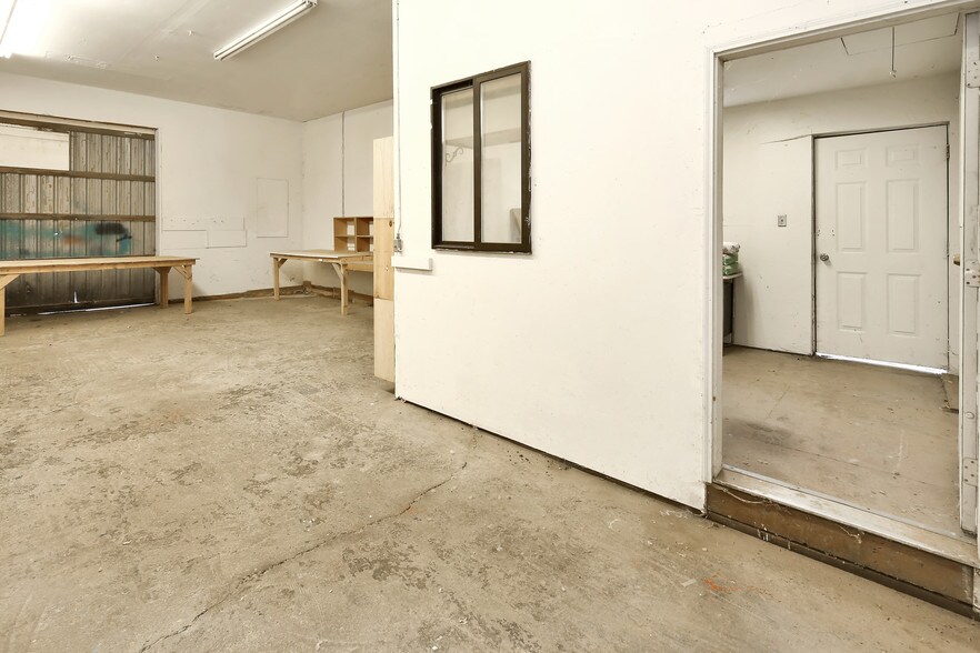 More Photos Of 120 W Smith Rd, Bellingham Service For Sale