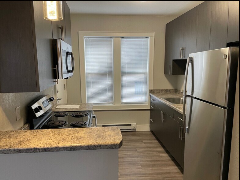 More Photos Of 3313-3319 W Wells St, Milwaukee Apartments For Sale