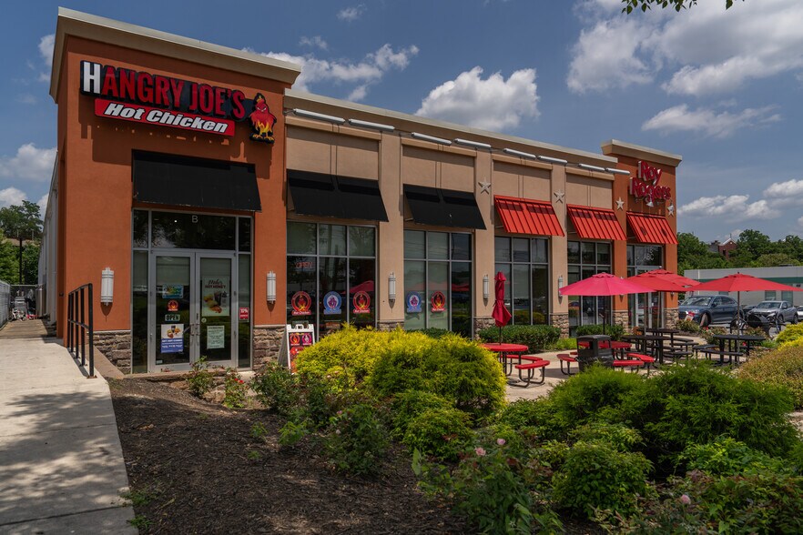 More Photos Of 718 Rockville Pike, Rockville General Retail For Sale