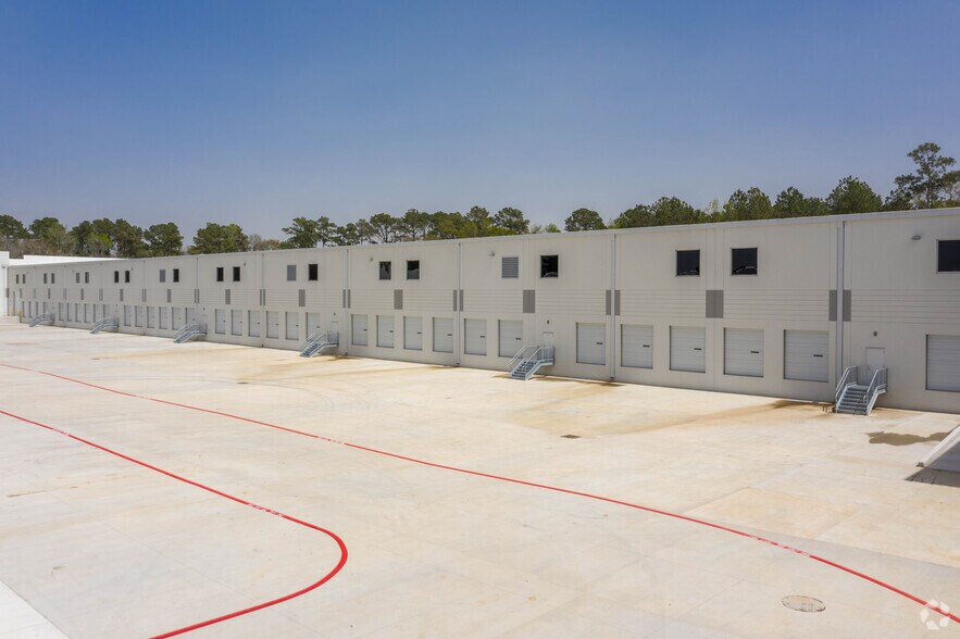 More Photos Of 8903 Warehouse Center Dr, Humble Unknown For Lease