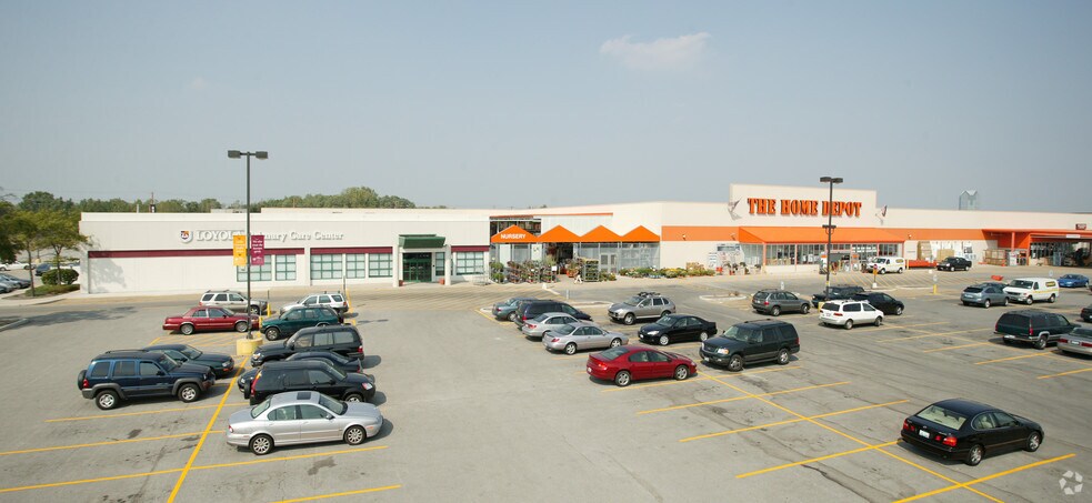 More Photos Of 17W714-17W734 22nd St, Oakbrook Terrace Freestanding For Lease