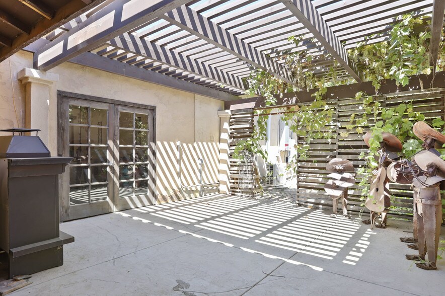 More Photos Of 8482 W Linne Rd, Tracy Winery Vineyard For Lease