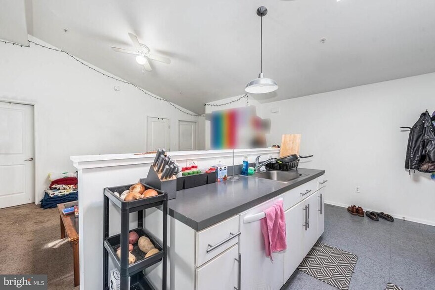 More Photos Of 338 E 25th St, Baltimore Office For Sale