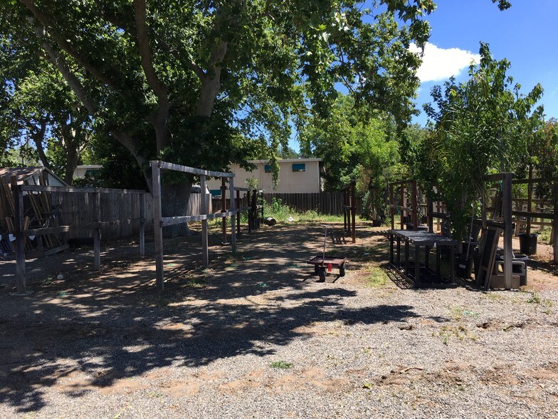 More Photos Of 617 West St, Woodland Garden Center For Sale