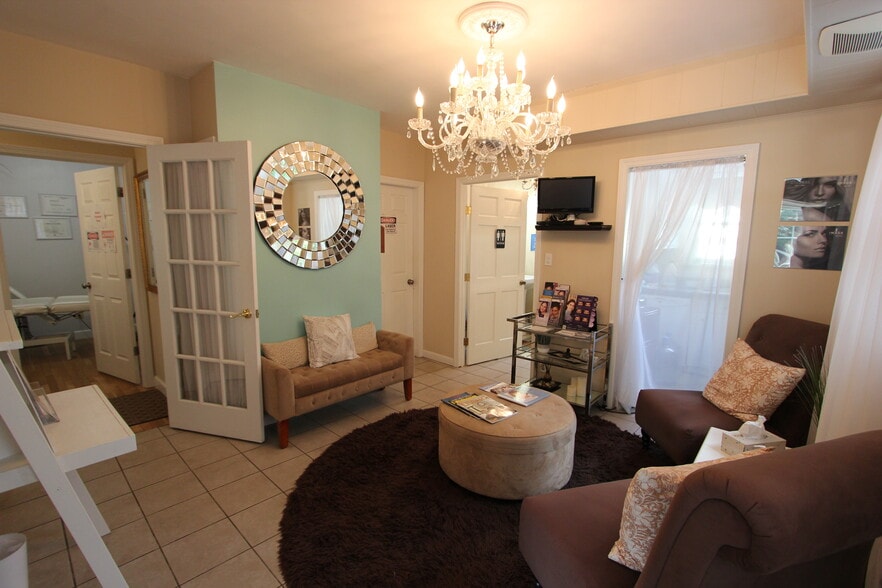 More Photos Of 323 W Central St, Franklin Office For Sale