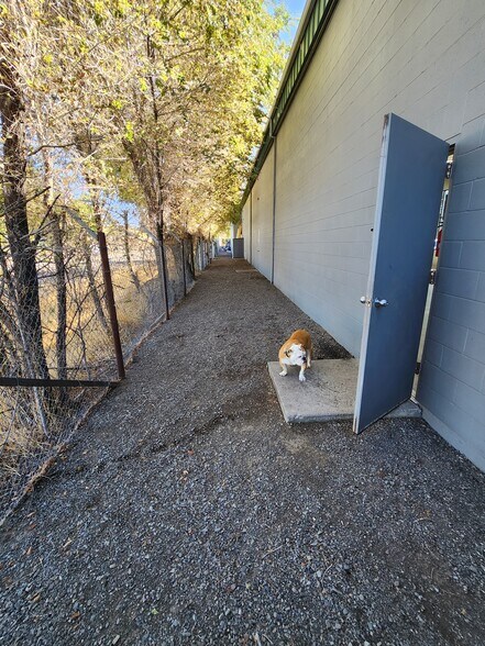 More Photos Of 310 SE Railroad St, Bend Storefront Retail Residential For Lease