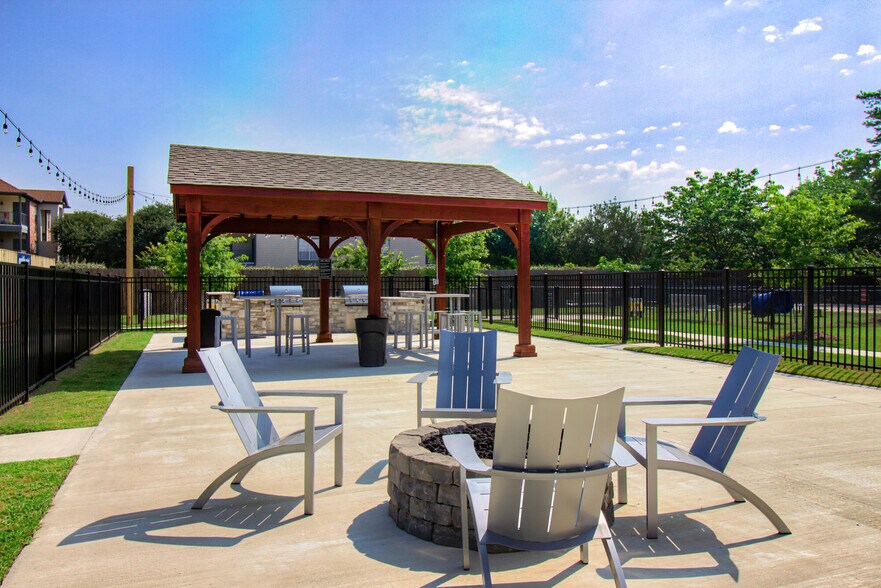 More Photos Of 5431 Essen Ln, Baton Rouge Apartments For Sale