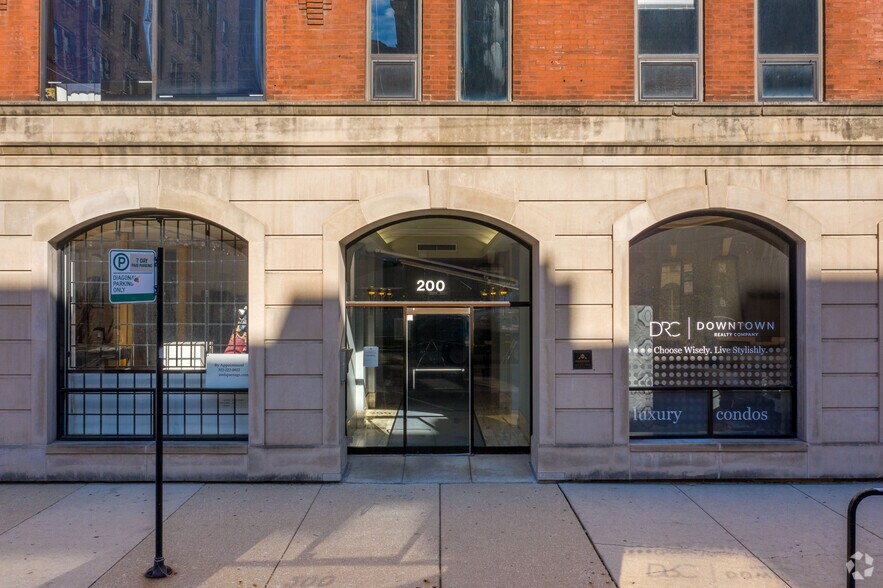 More Photos Of 200 W Superior St, Chicago Medical For Sale