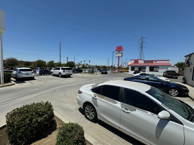 More Photos Of 3726 Coffee Rd, Bakersfield General Retail For Sale