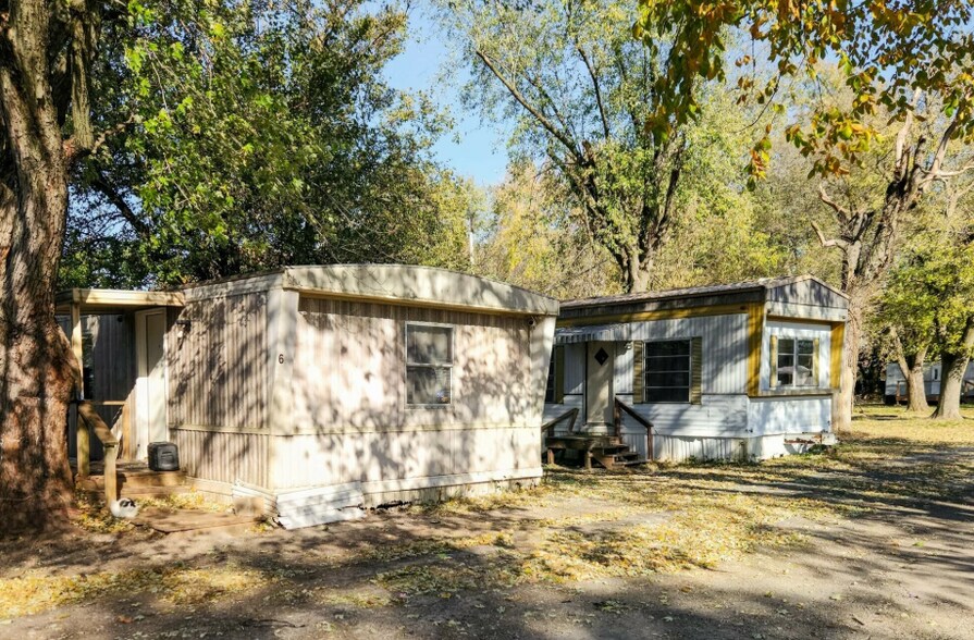 More Photos Of 3 Fern Ln, East Alton Manufactured Housing Mobile Home Park For Sale