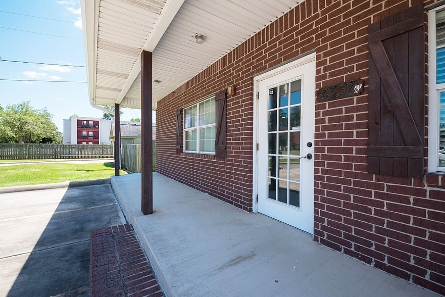 More Photos Of 4337 Crow Rd, Beaumont Medical For Lease