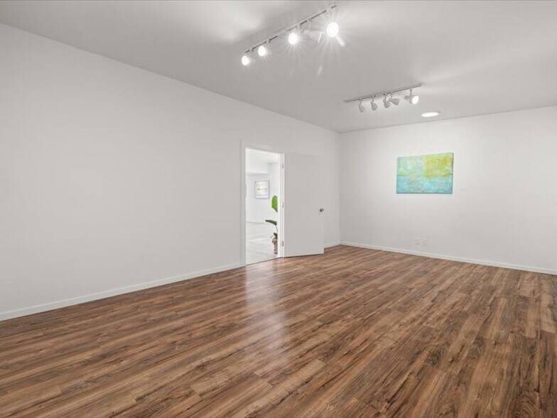 More Photos Of 3823 Santa Claus Ln, Carpinteria Restaurant For Sale