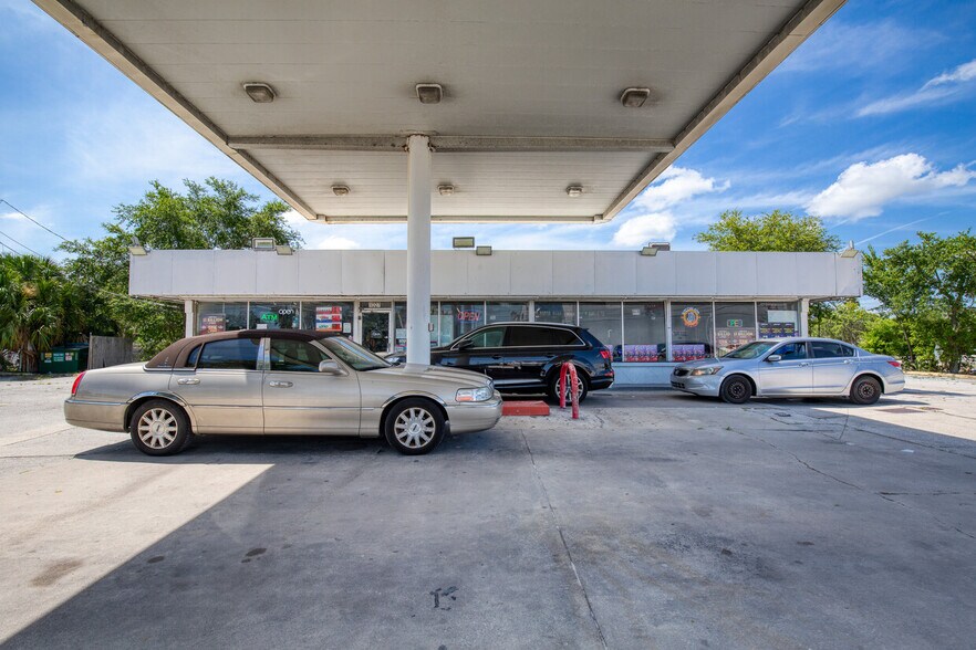 More Photos Of 1027 Mason Ave, Daytona Beach General Retail For Sale