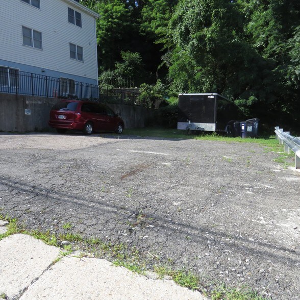 More Photos Of 5 Montague St, Yonkers Office For Lease